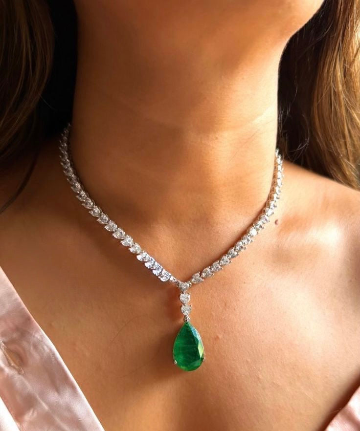 LUXE DIA NECKLACE