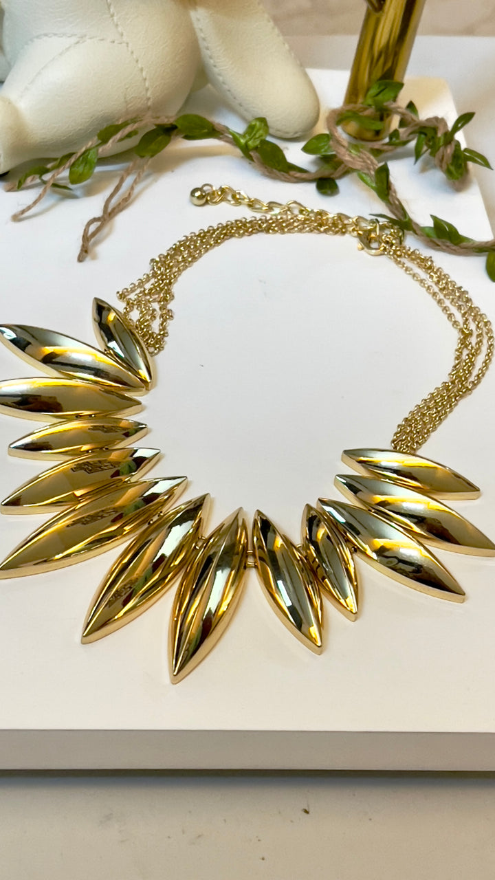 DOMED LEAF NECKLACE