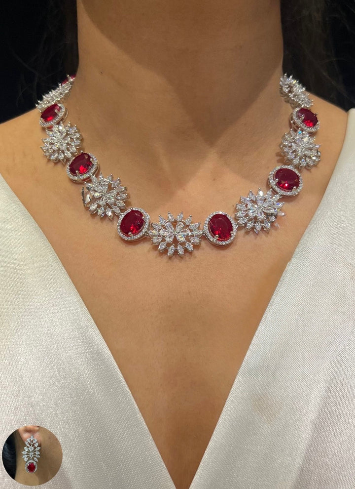 IVORA SHINE NECKLACE