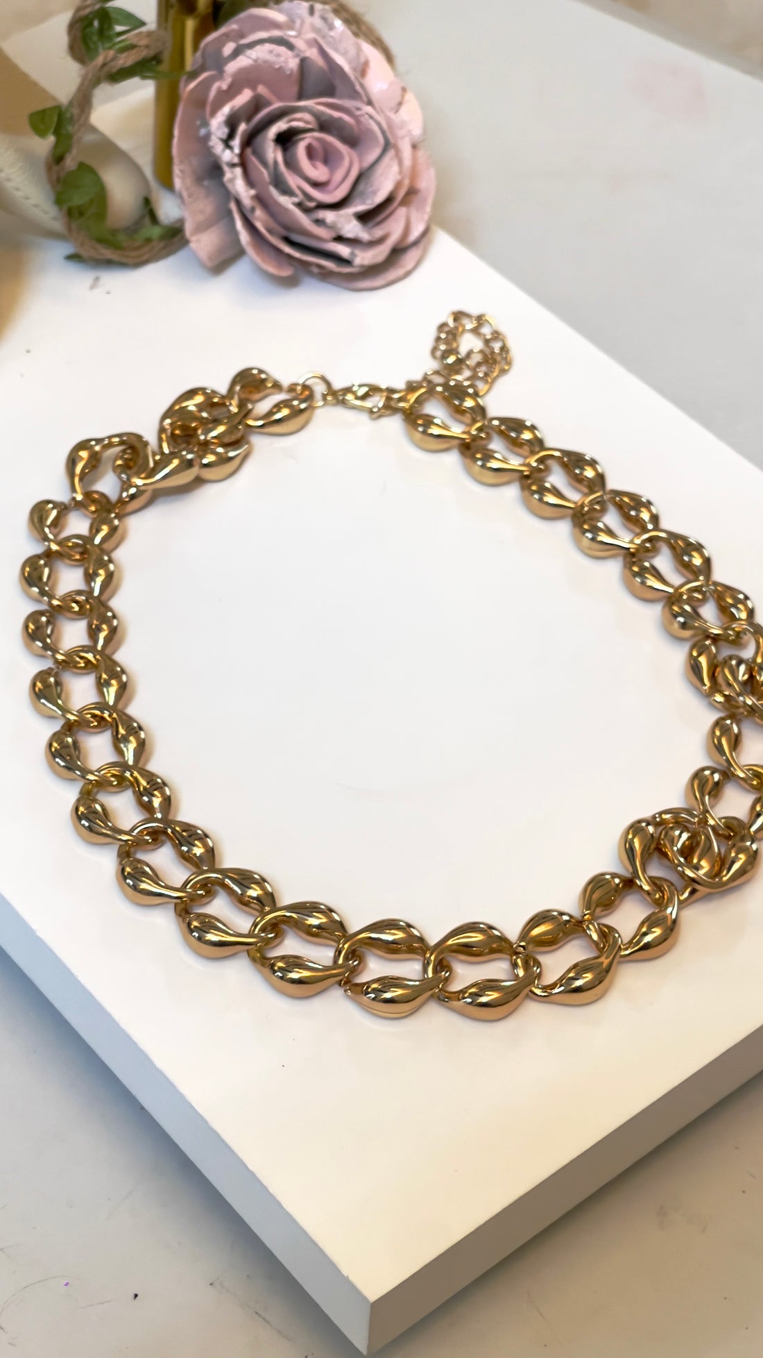 HOOP LOOP CHAIN