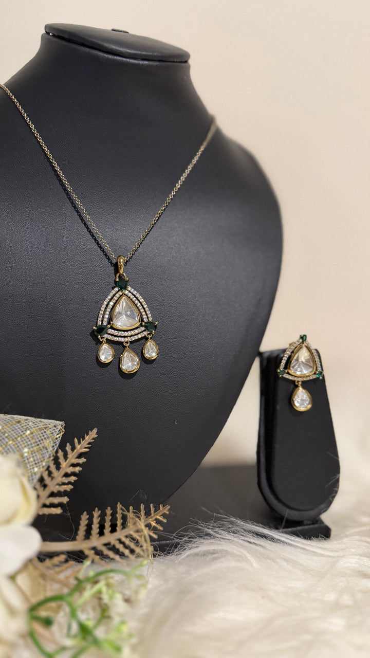 ARAELLE PENDANT SET