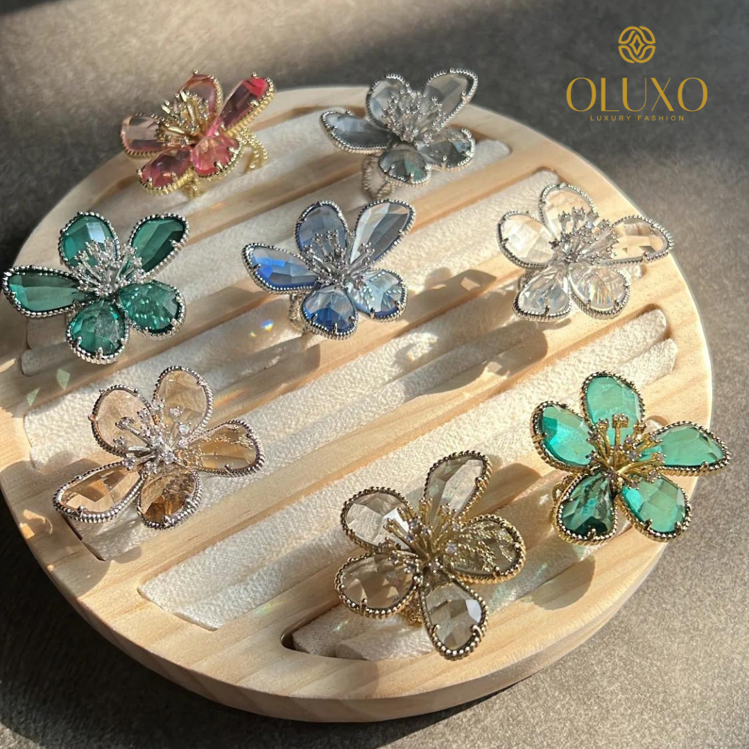 CRYSTAL FLOWERETTE RING