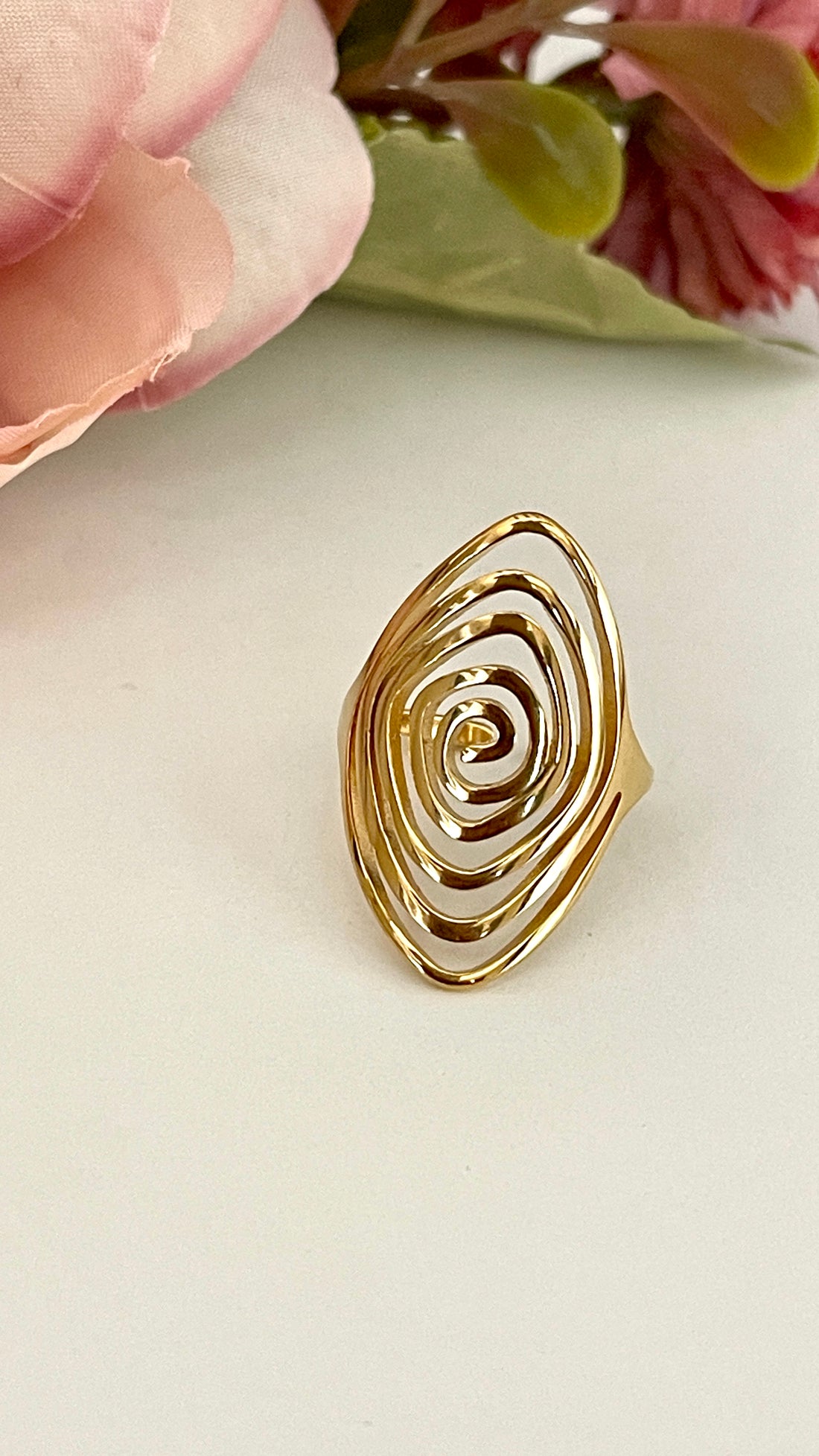 ANNIKA RING