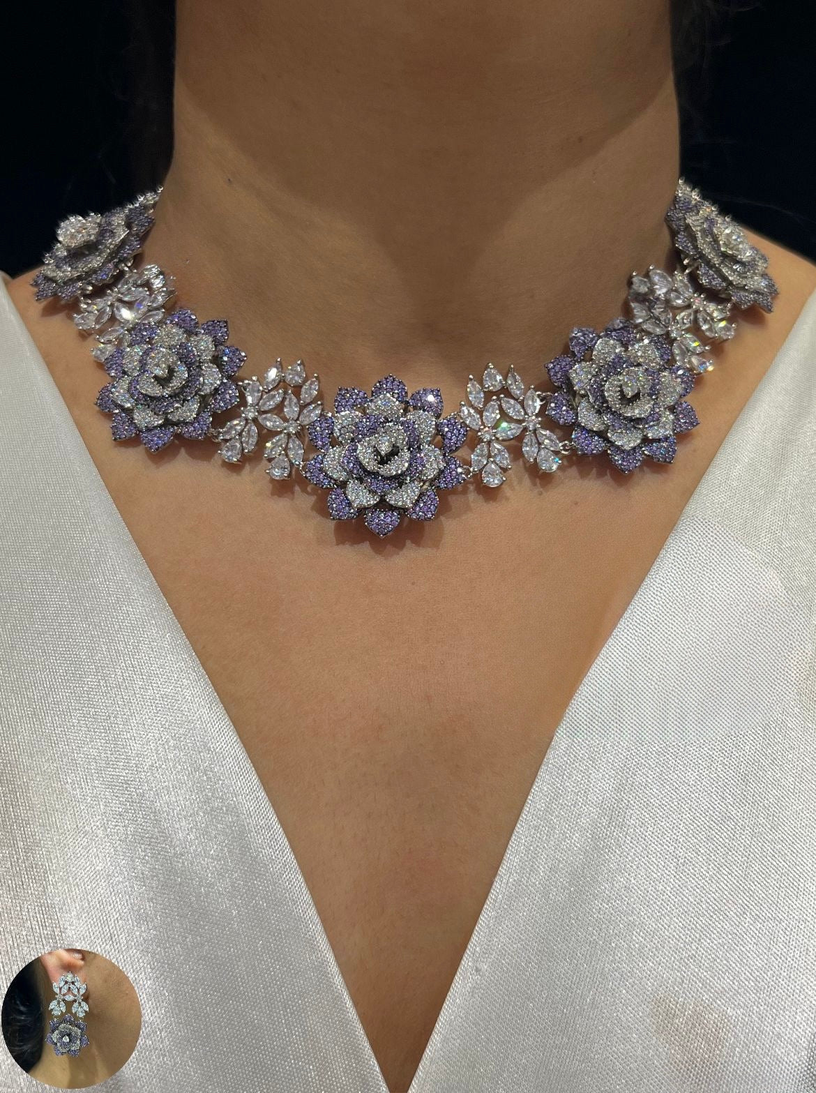 ROSE FLARE NECKLACE