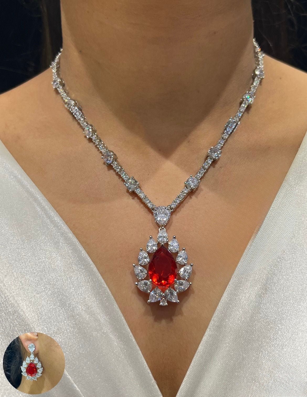 PETAL FROST DIA NECKLACE