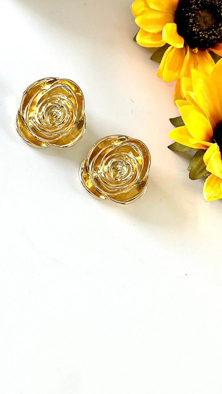 ROSE STUDS