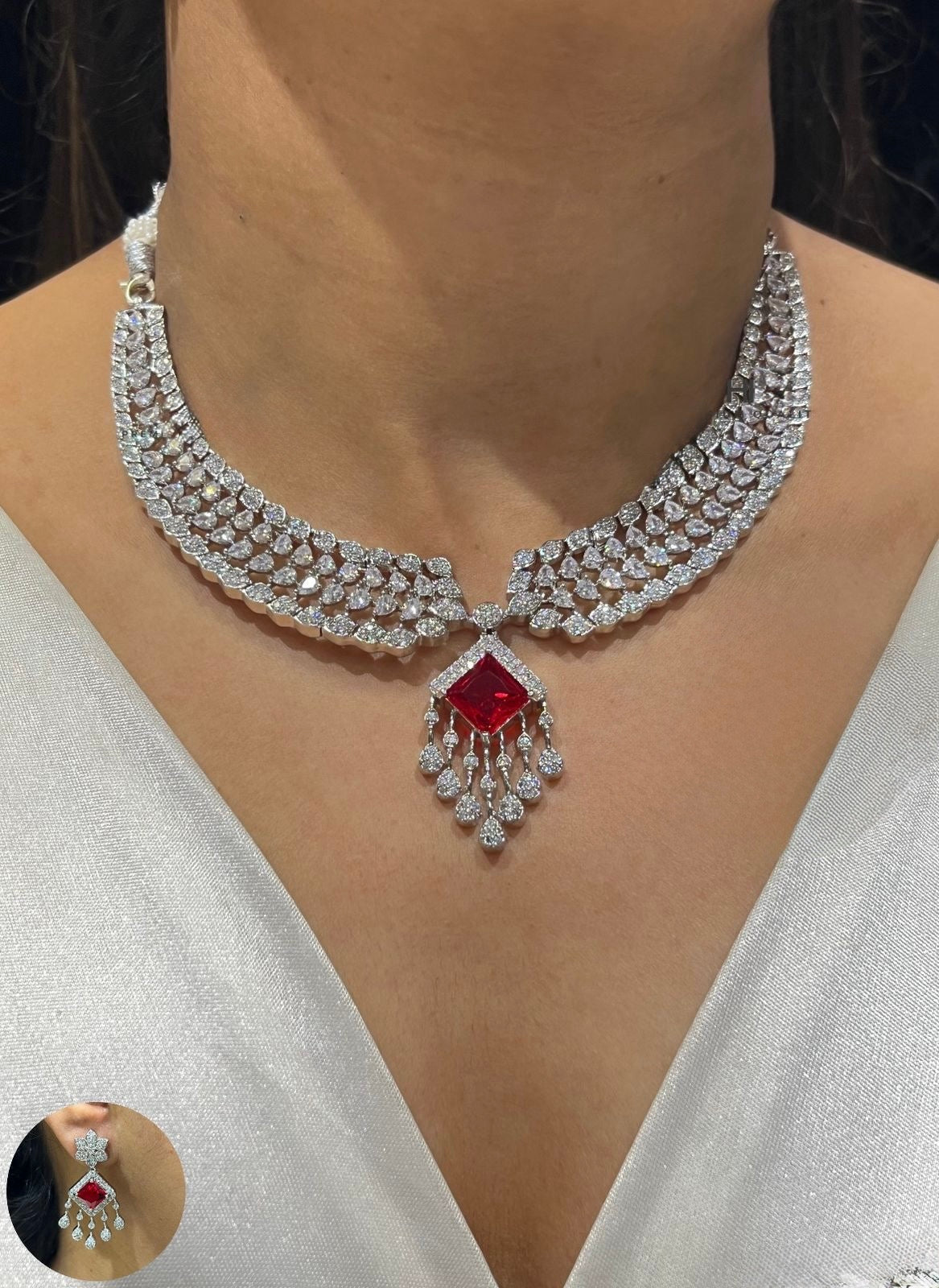 IVY SPARK NECKLACE