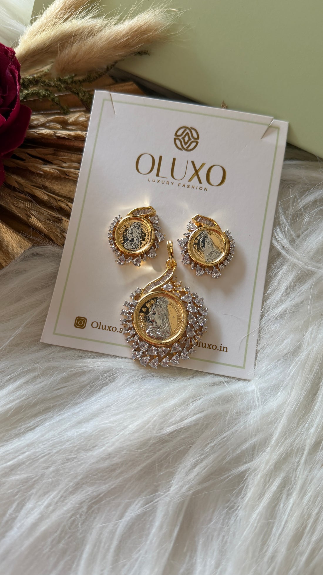 GINNI PENDANT SET