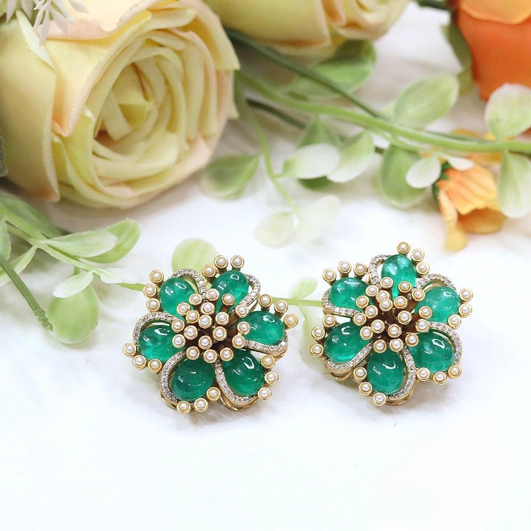 DAISY STUDS