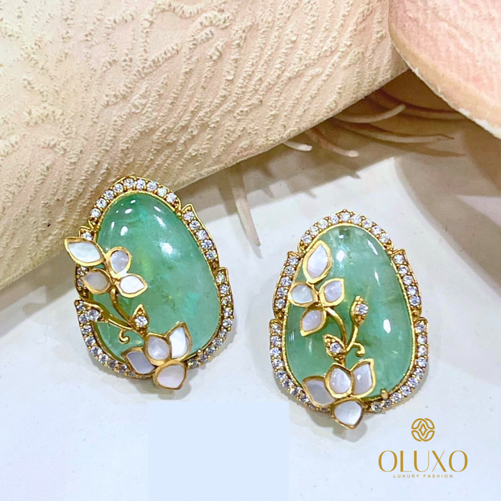 KAVYA STUDS
