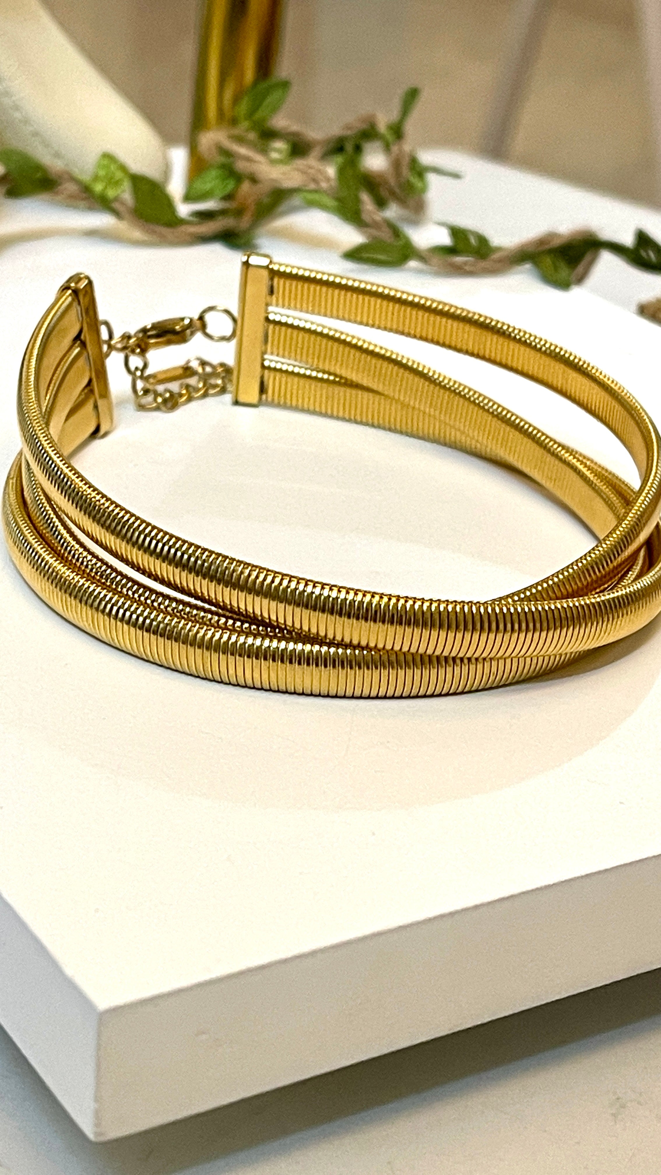 THREE LAYERED CHOKER