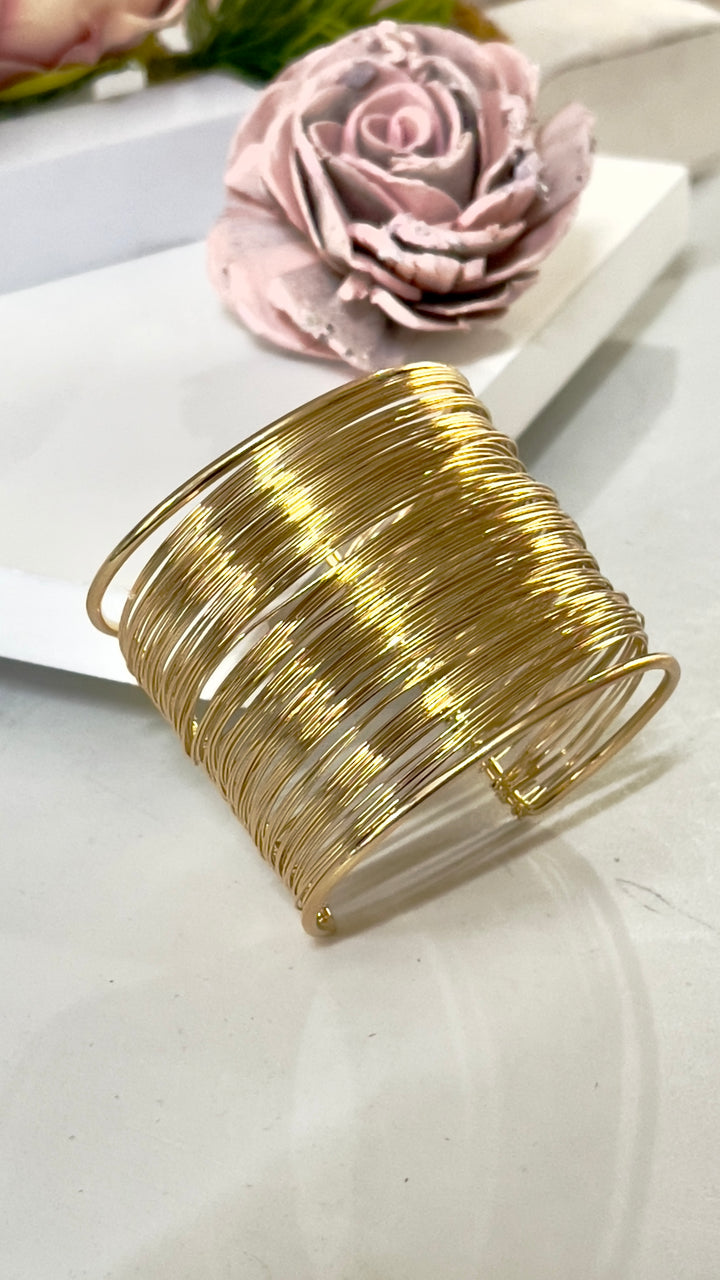 WIRE CUFF (SMALL)