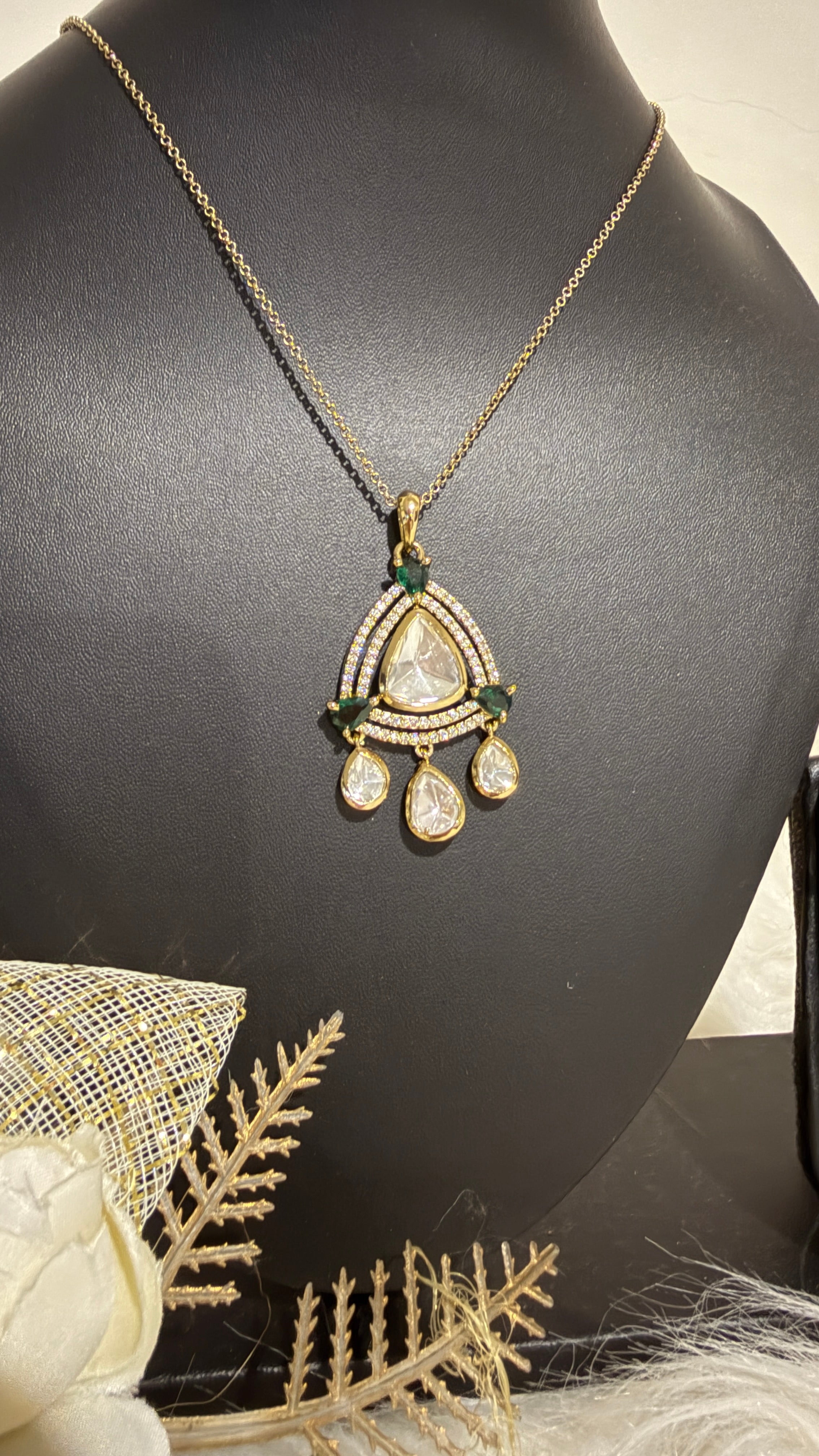 ARAELLE PENDANT SET