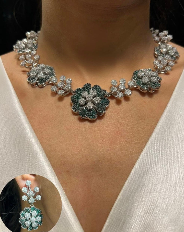 Flowerette Necklace