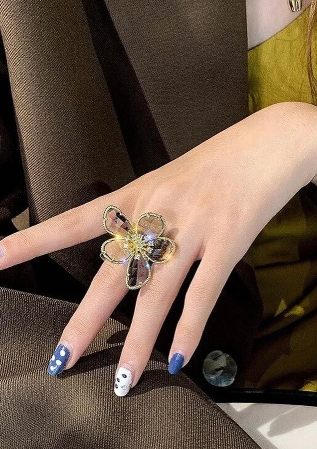 CRYSTAL FLOWERETTE RING