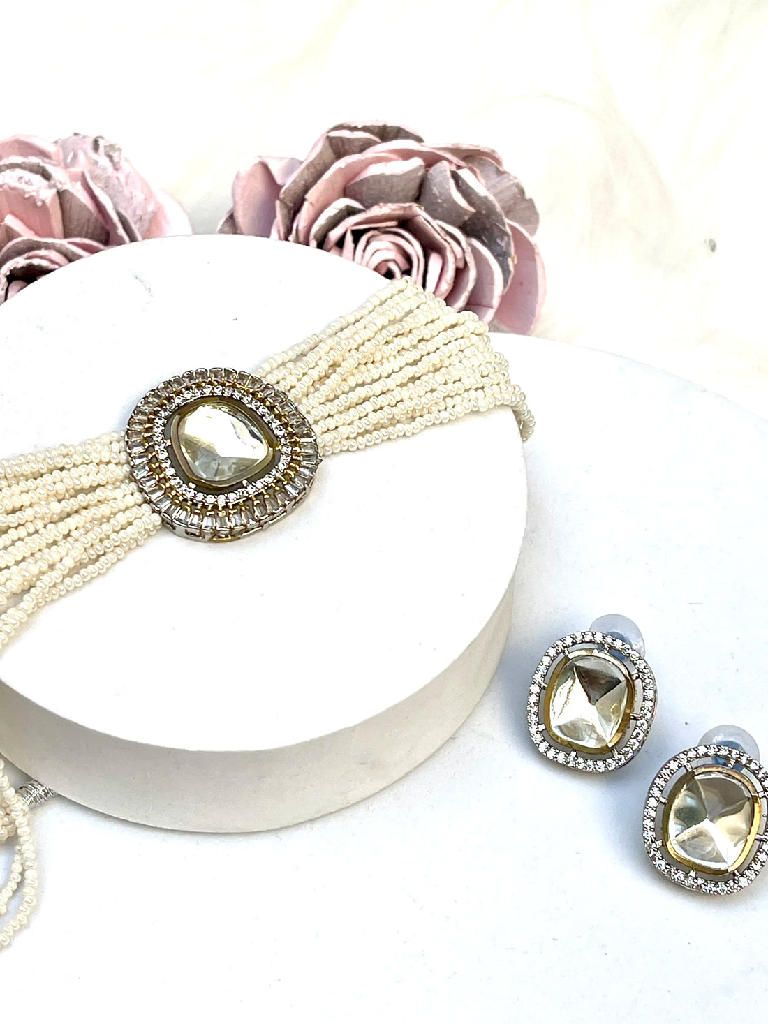 CLOVER CHOKER NECKLACE