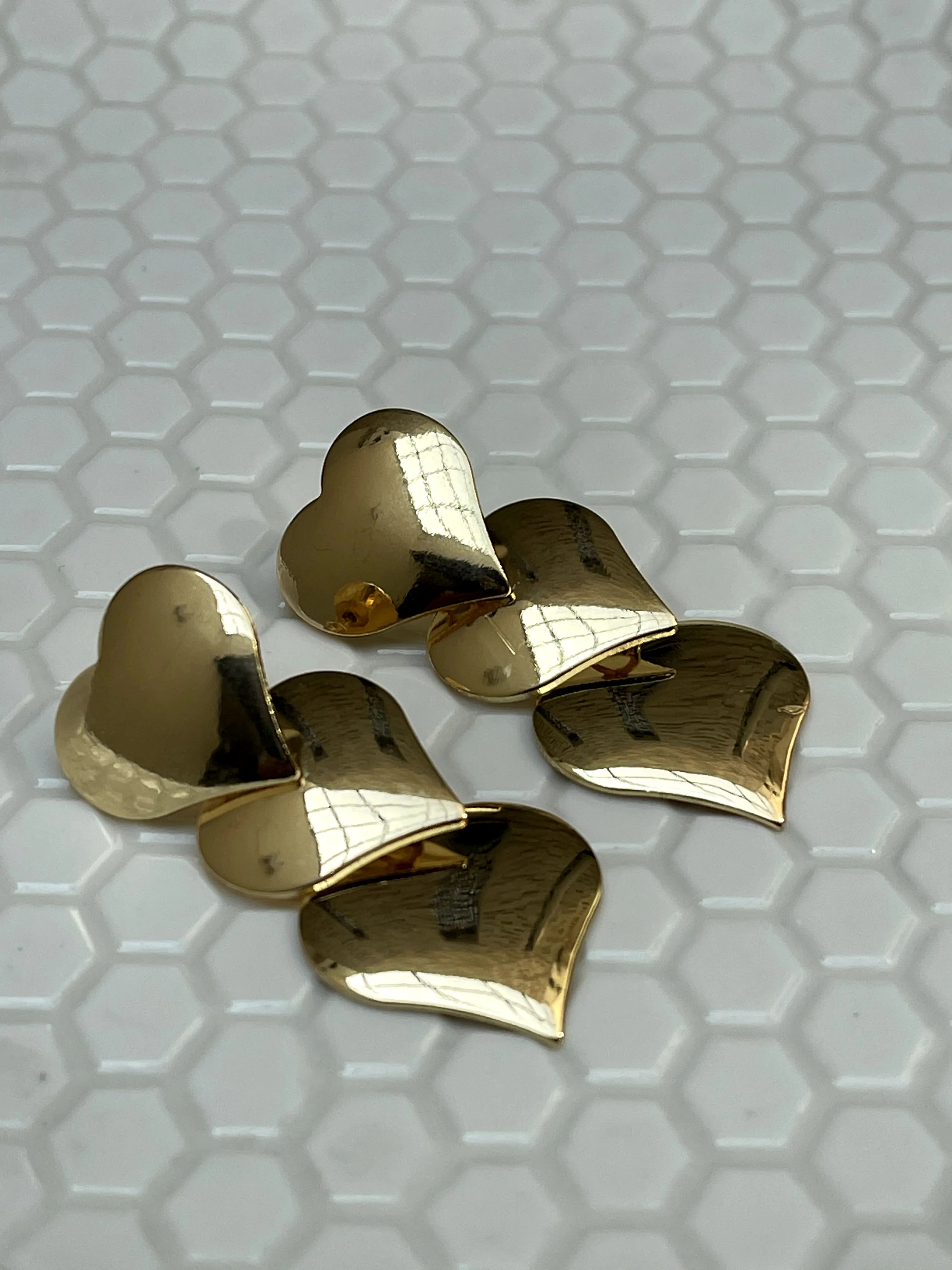 HEARTY DANGLES