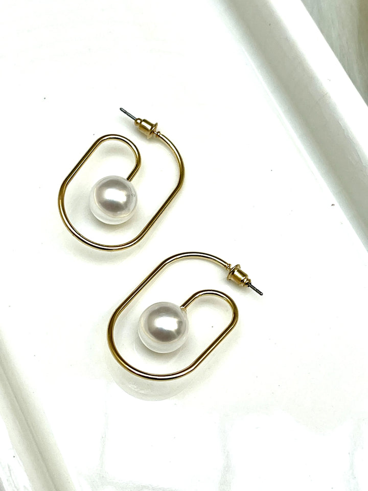 LUCY HOOPS