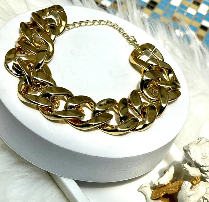 TANGLED CHAIN