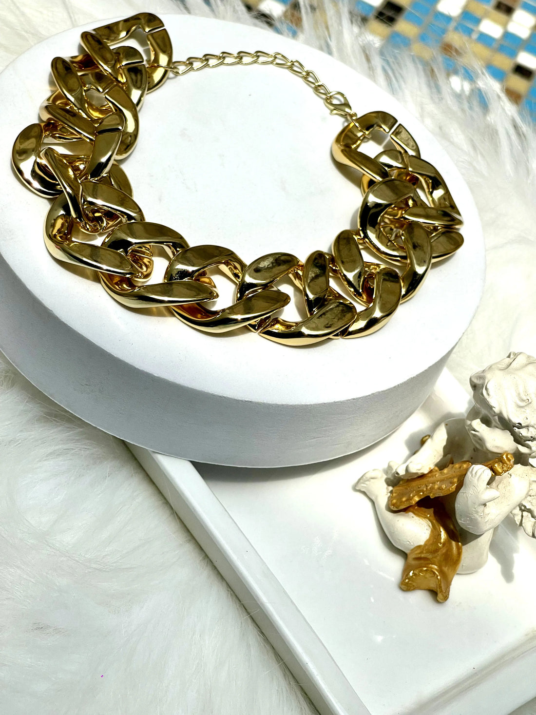 TANGLED CHAIN