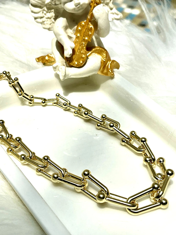 PUZZLED CHAIN