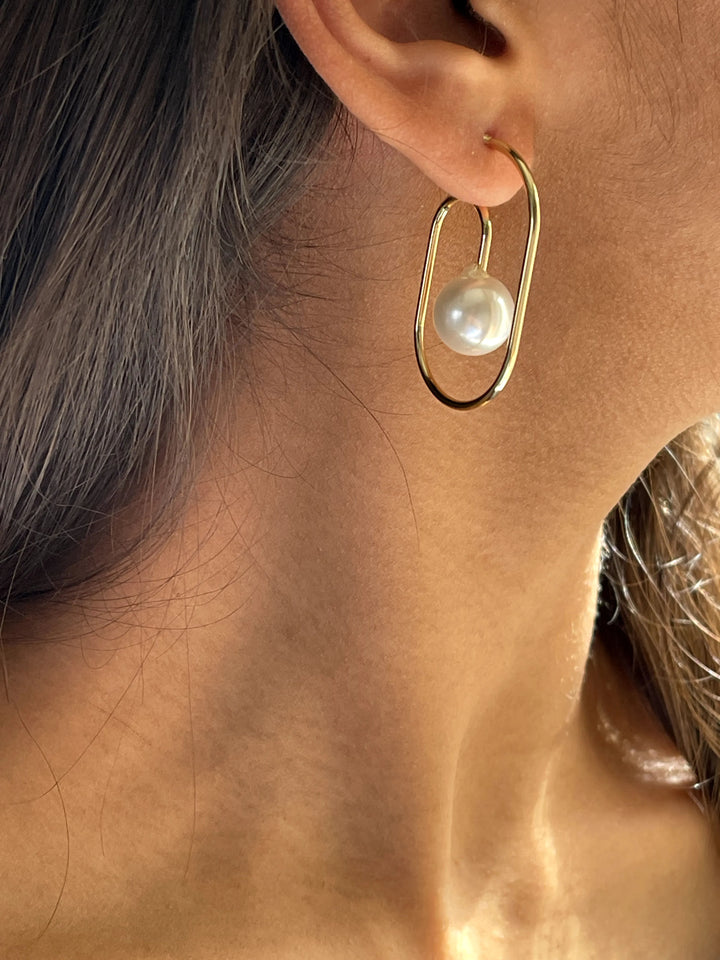 LUCY HOOPS