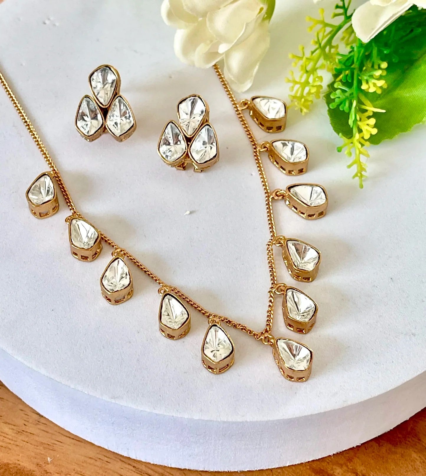 TRELLIS NECKLACE