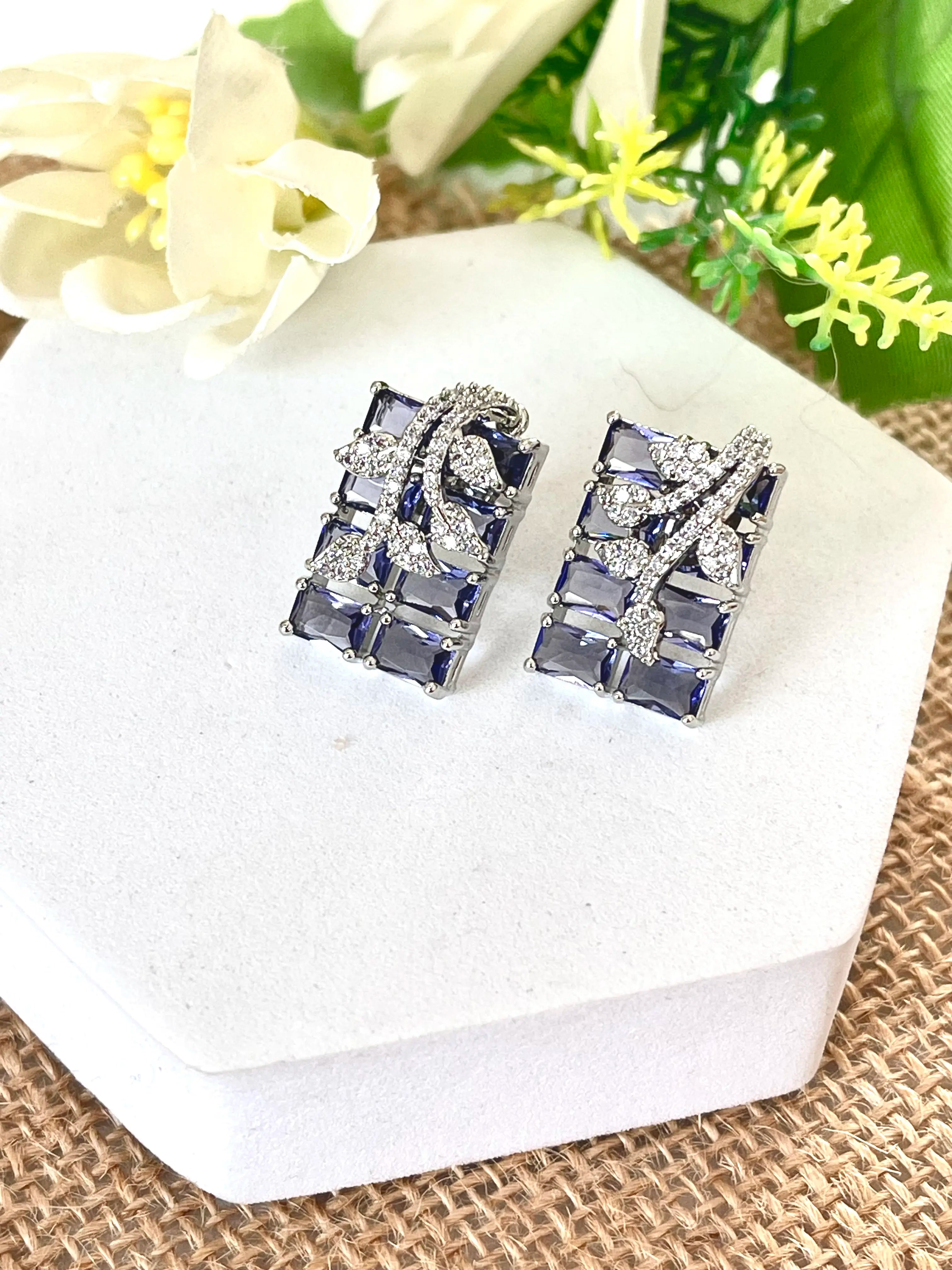 LAUREL STUDS