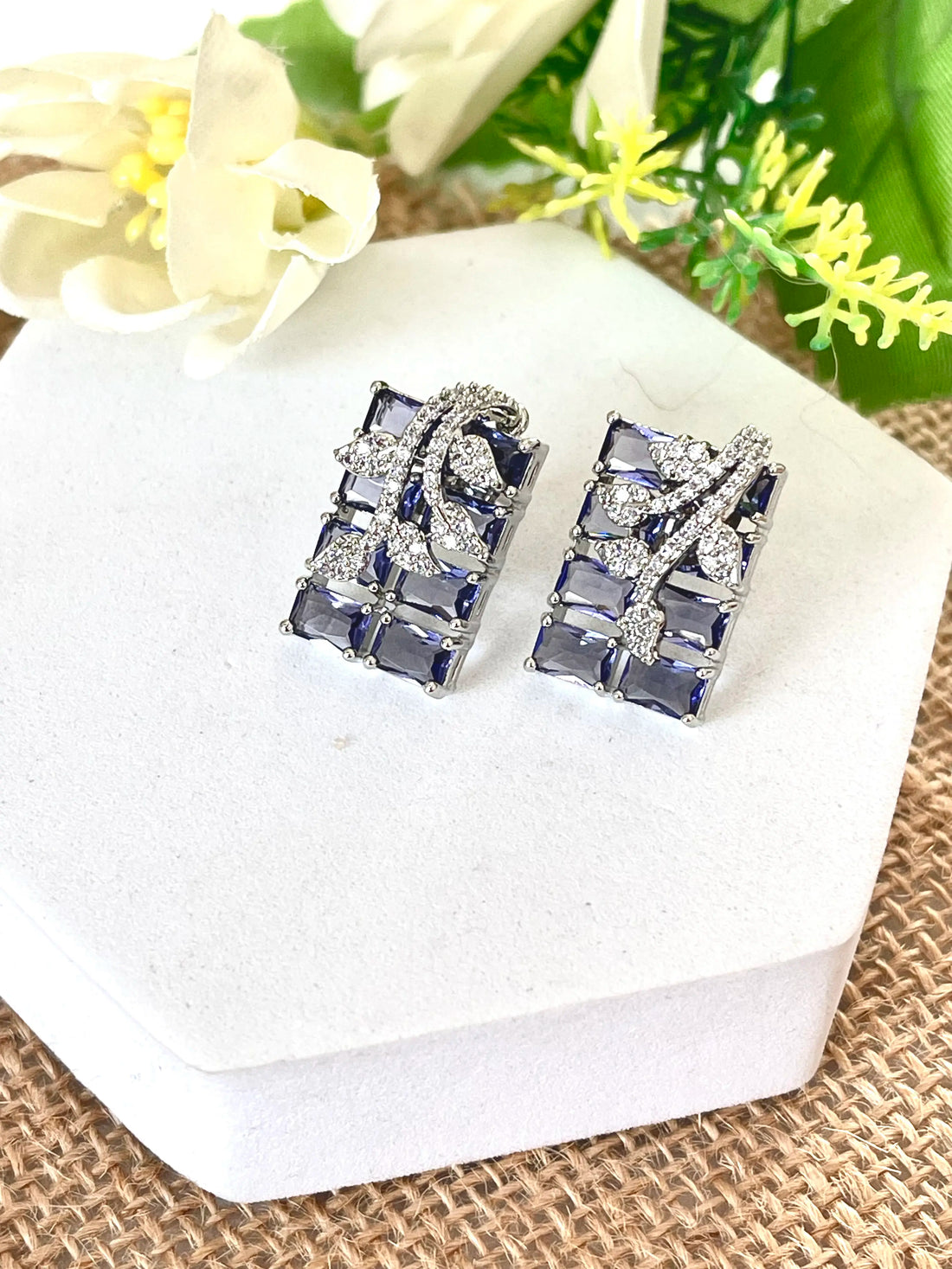LAUREL STUDS