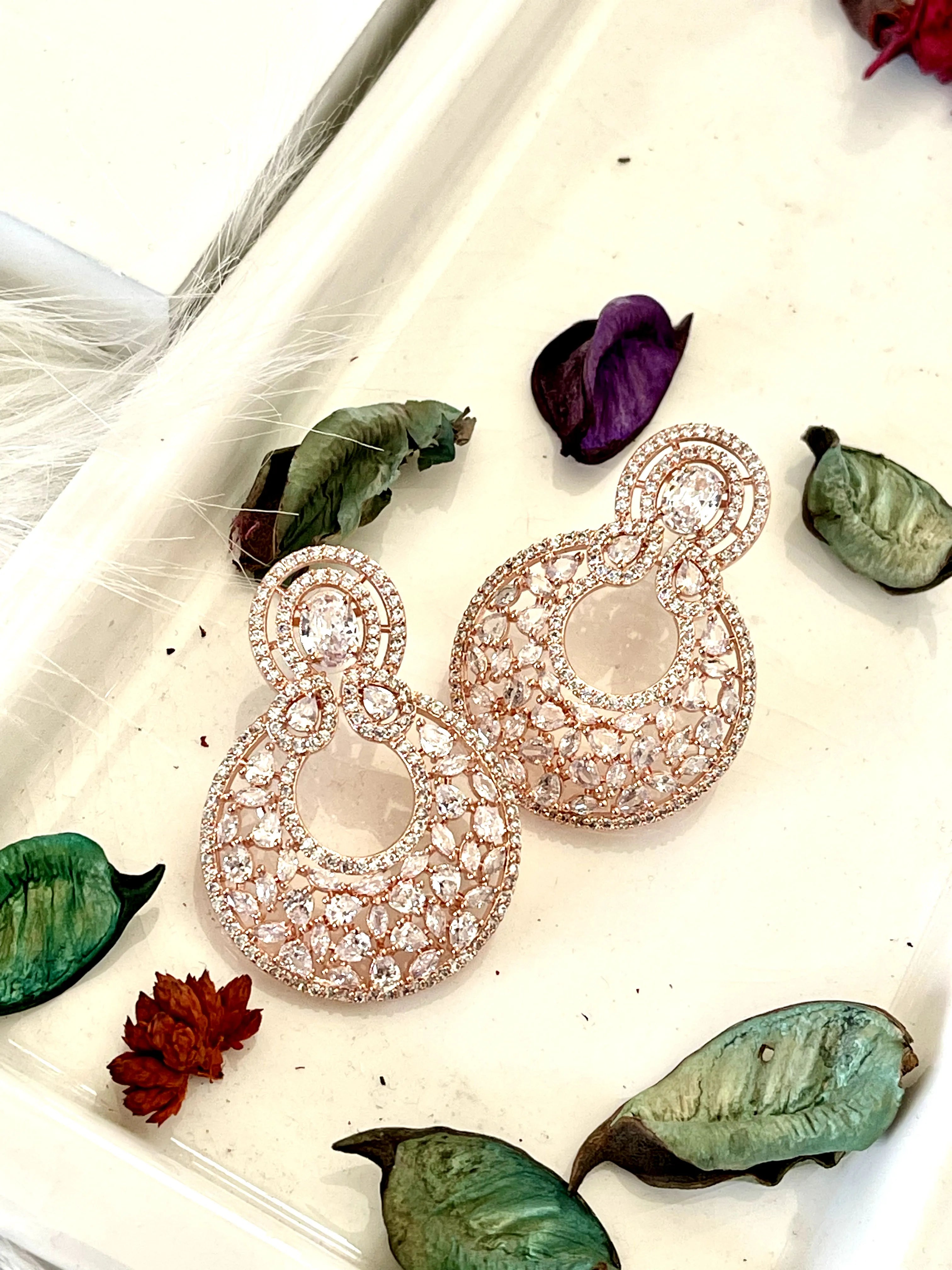 FANCY ROUND EARRING