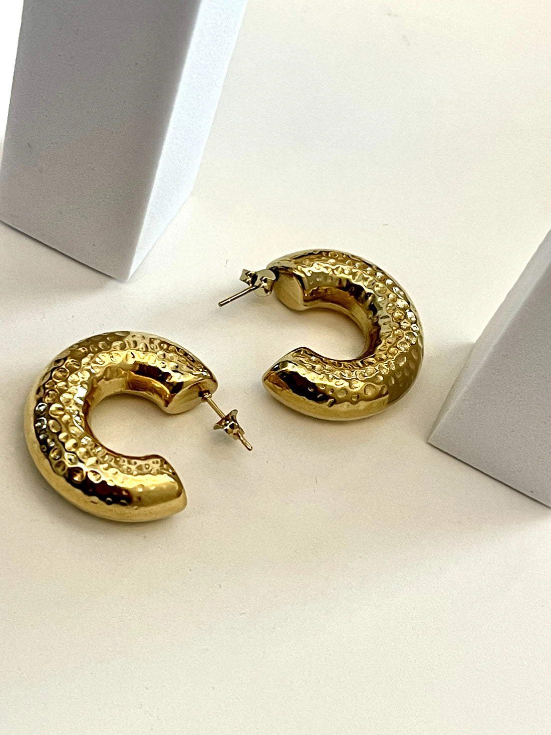 HAMMERED HOOPS