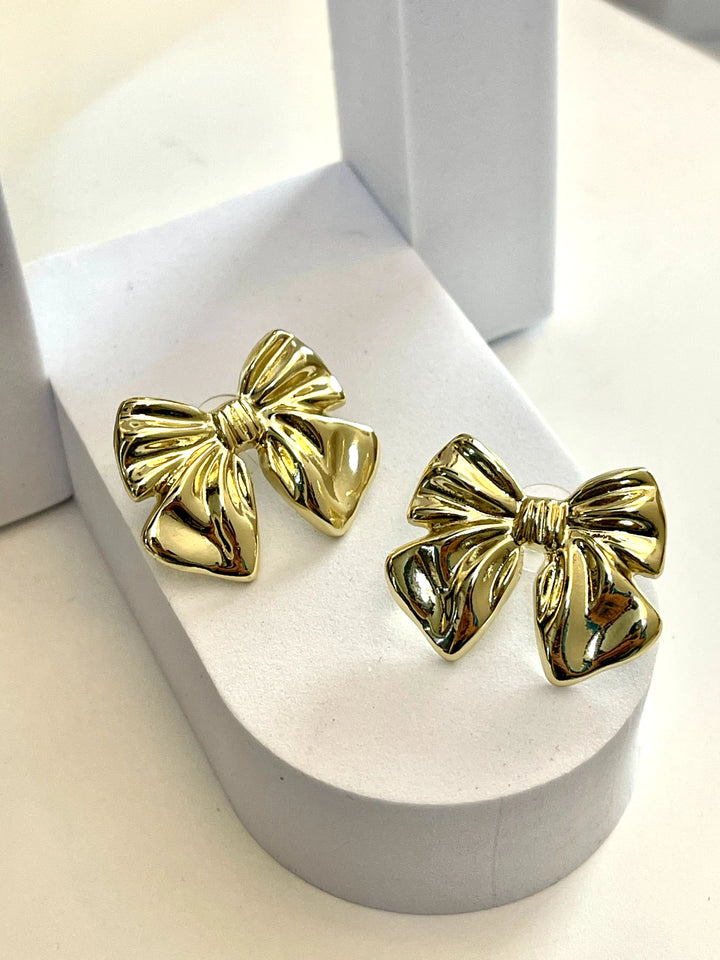 ELISSA BOW STUDS