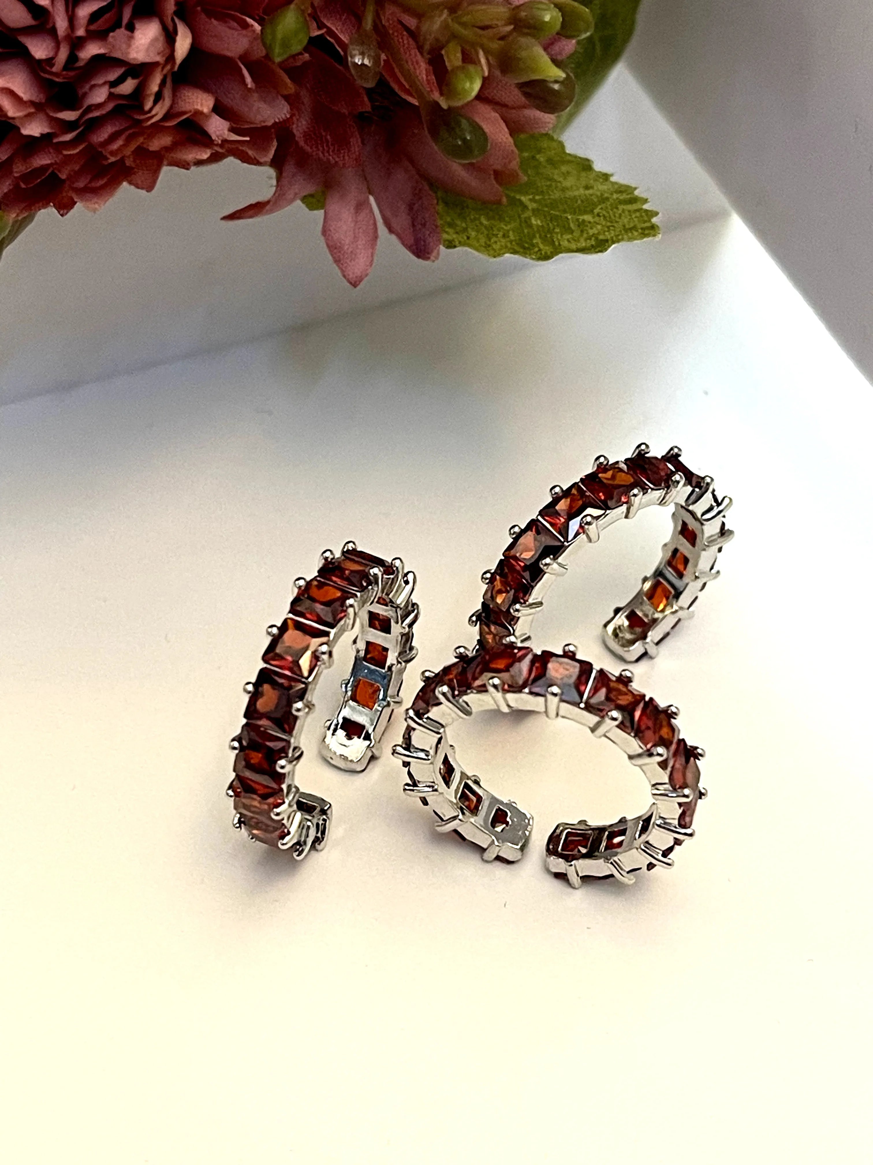 SERENE ETERNITY RINGS