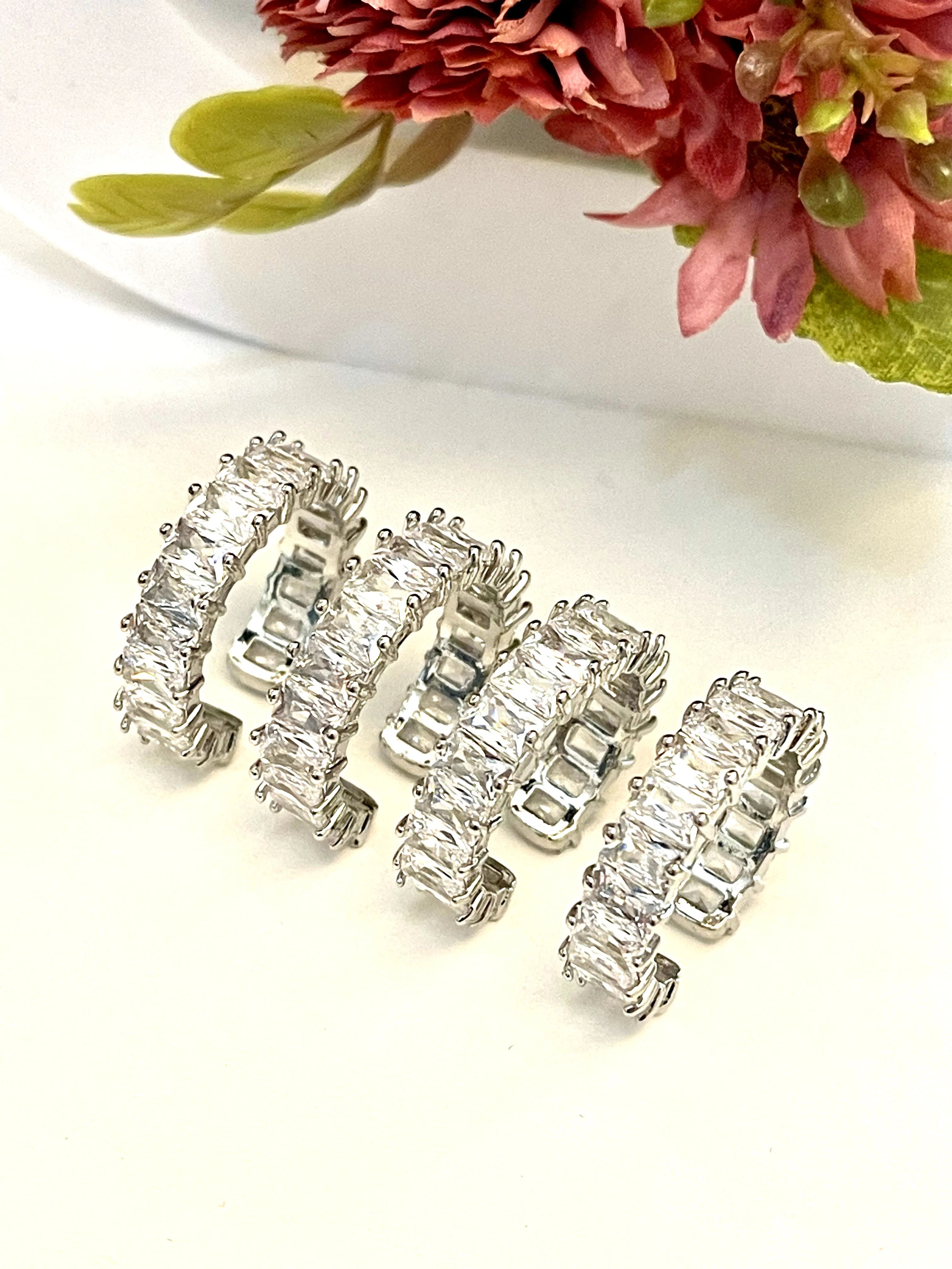 SERENE ETERNITY RINGS