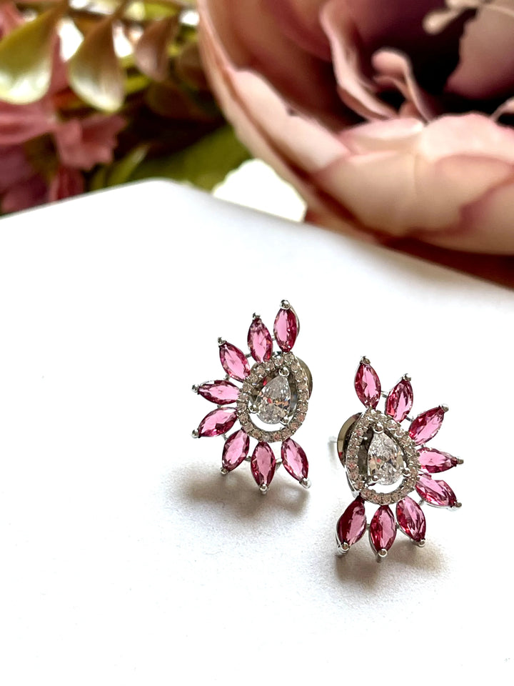 PETITE STUDS