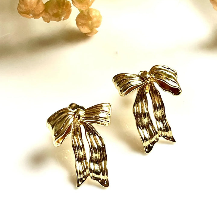 MIA BOW STUDS