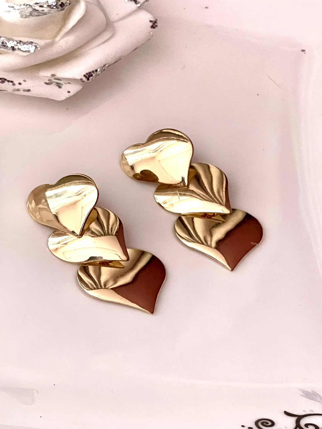 HEARTY DANGLES
