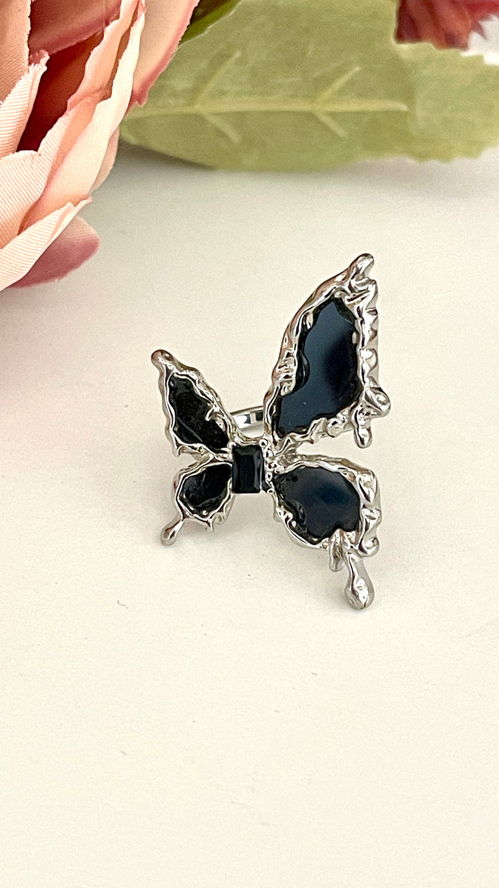 ELARA RING