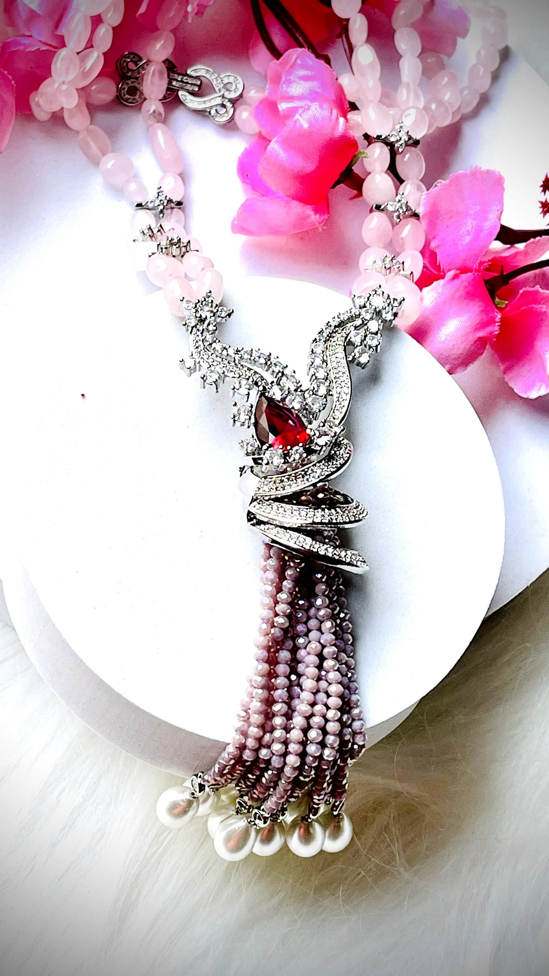 VOGUE NECKLACE