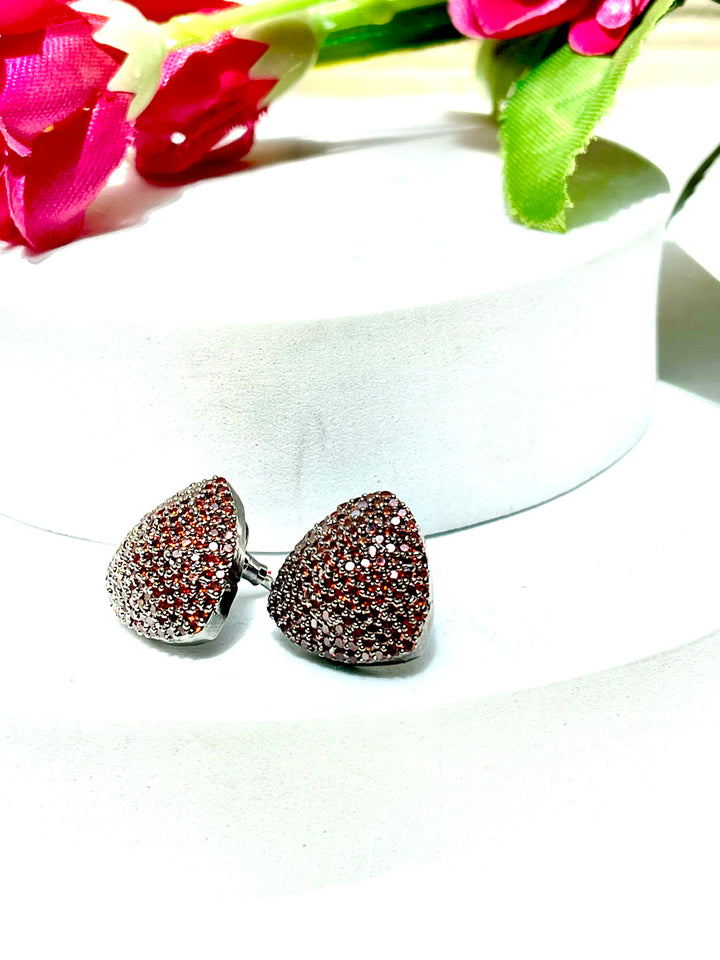 PYRAMID STUDS
