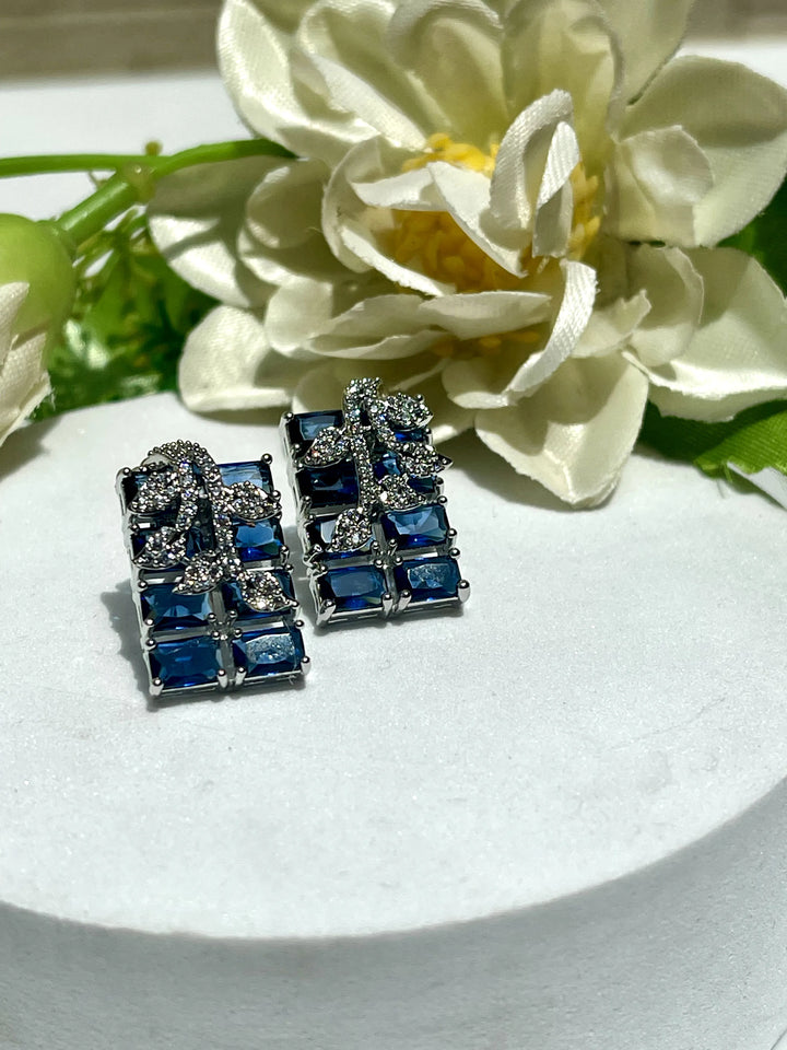 LAUREL STUDS