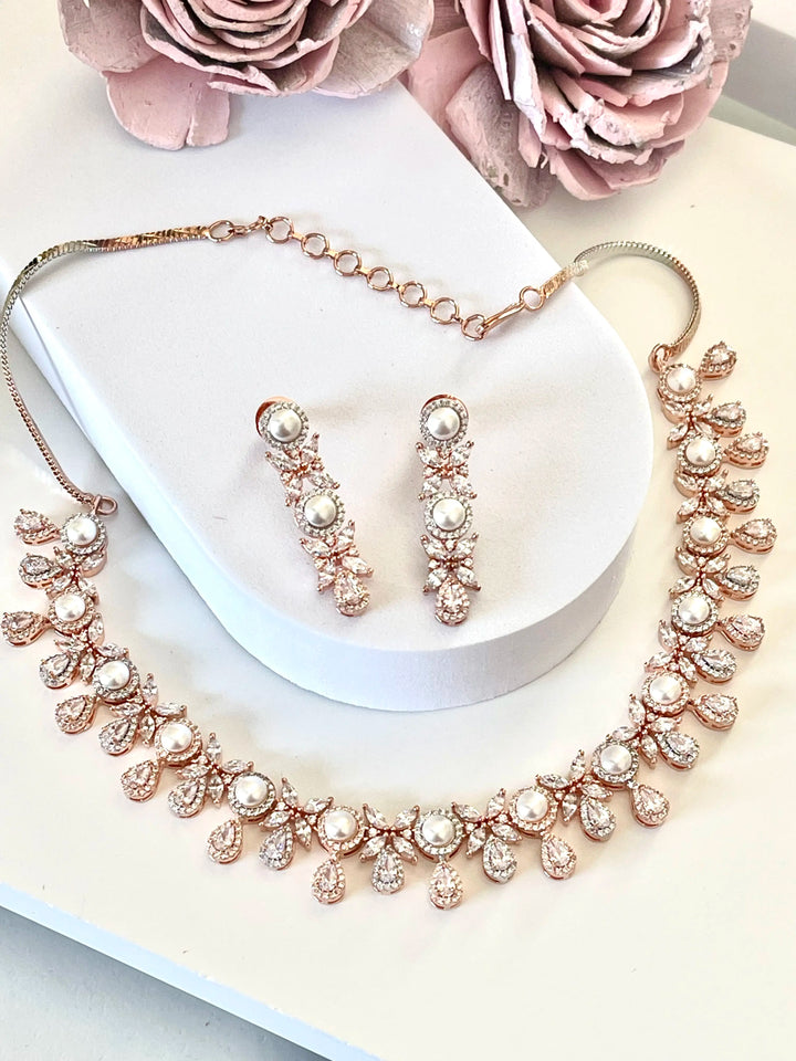 MIRAGE NECKLACE