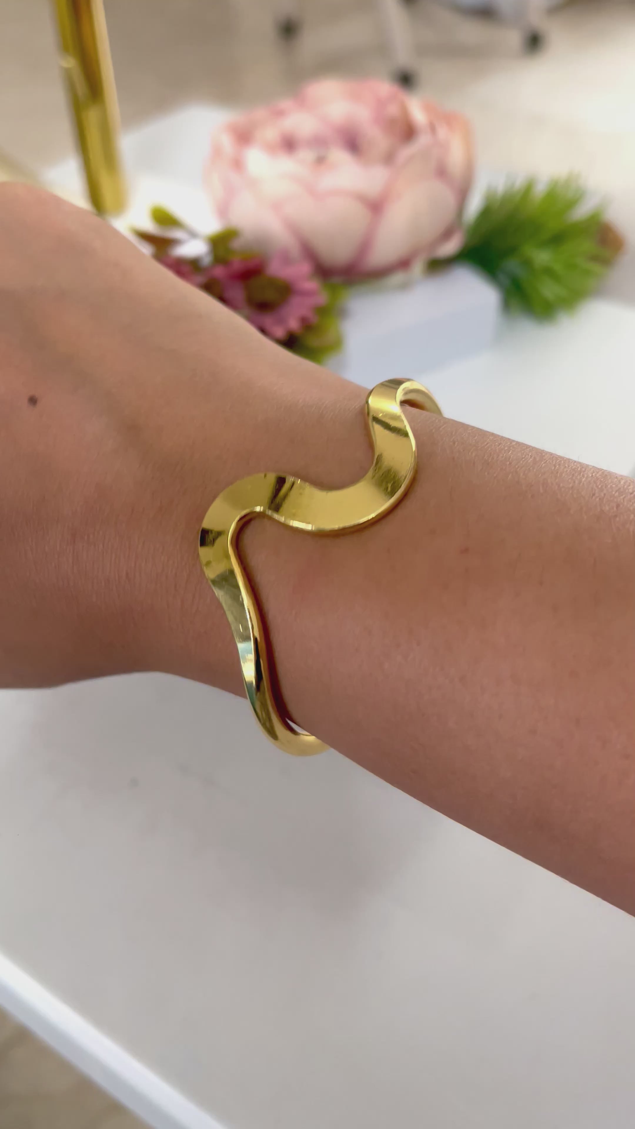 WAVY BRACELET