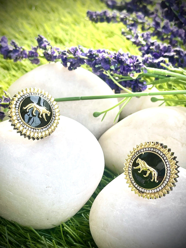Sabya Studs